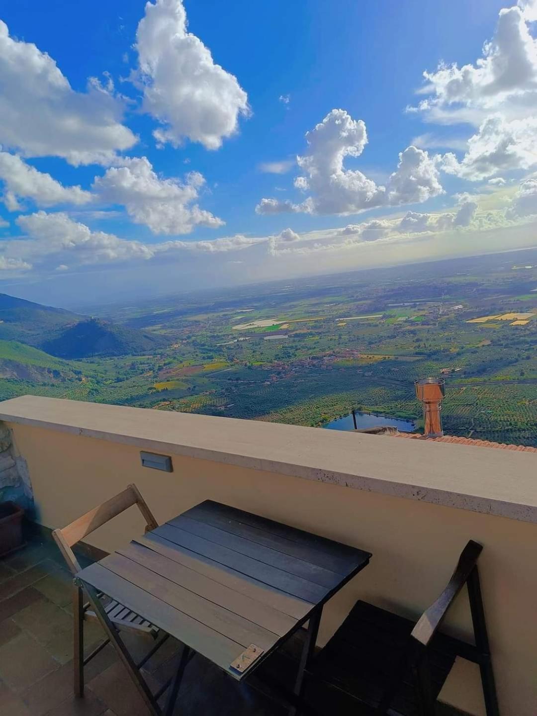 La Rupe Bed And Breakfast Norma Екстериор снимка