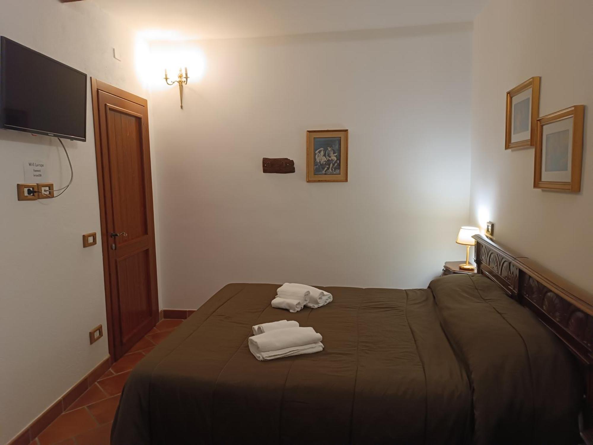 La Rupe Bed And Breakfast Norma Стая снимка