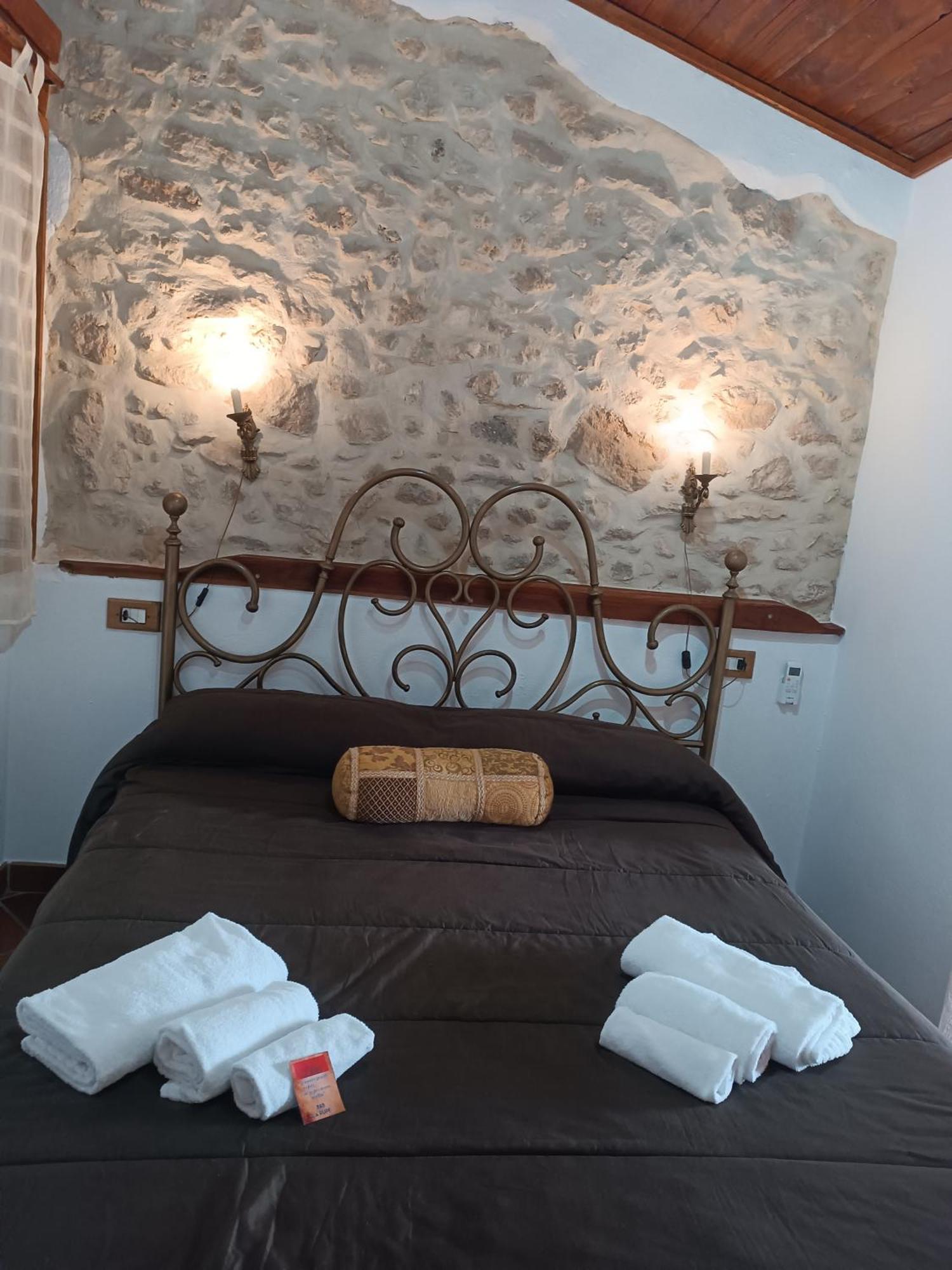 La Rupe Bed And Breakfast Norma Стая снимка
